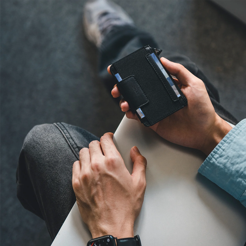 DNAC Bifold Wallet with Zipper Pocket and Elastic Card Slot